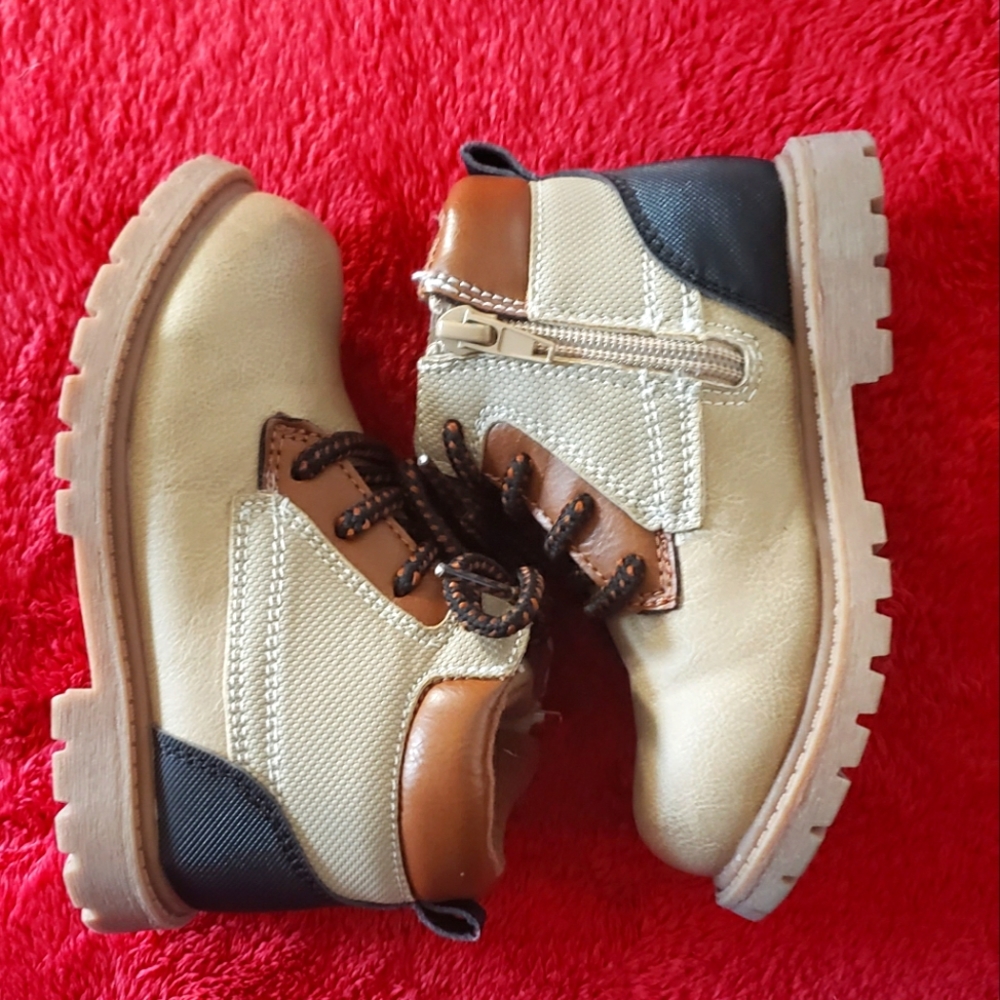 Kids Carters short boot